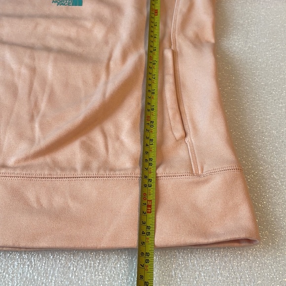 North Face light weight peach colour top logo on front & kangaroo pouch Sz M - Picture 8 of 9